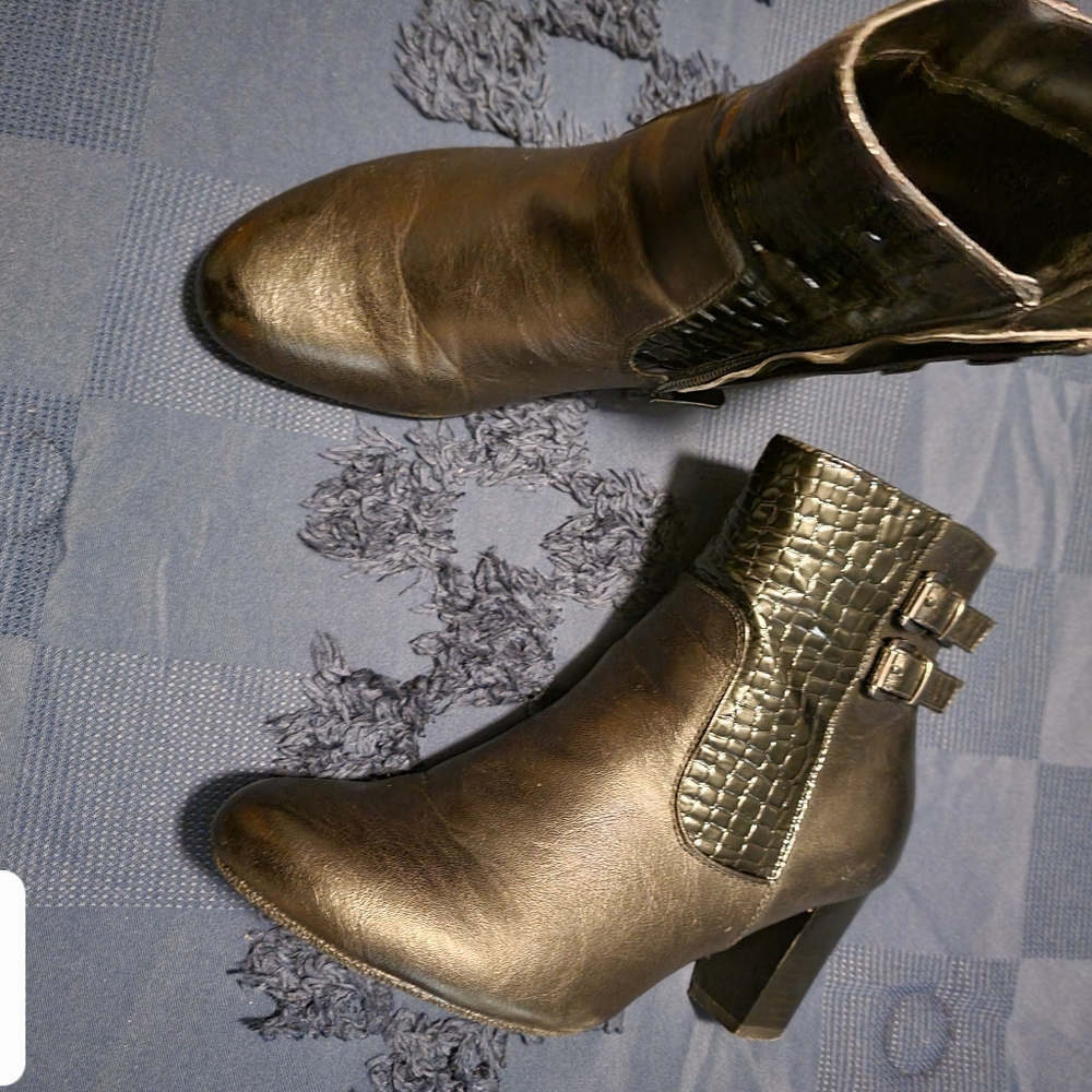Elegant Black Ankle Boots